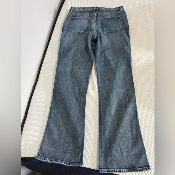 Good American Medium Wash High Rise Bootcut Women's Jeans - Picture 4 of 4